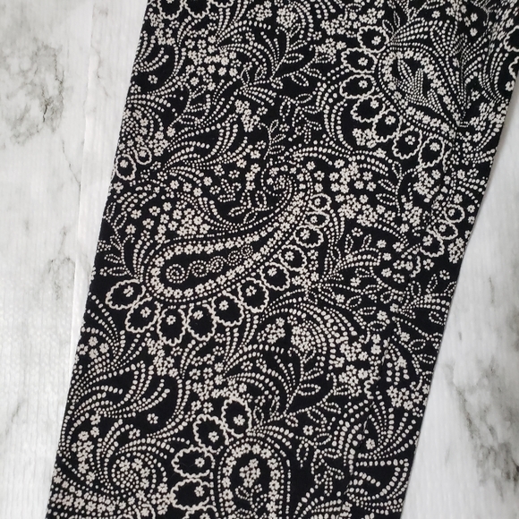 Old Navy Black Paisley Print Leggings Girls Size L - Picture 4 of 7